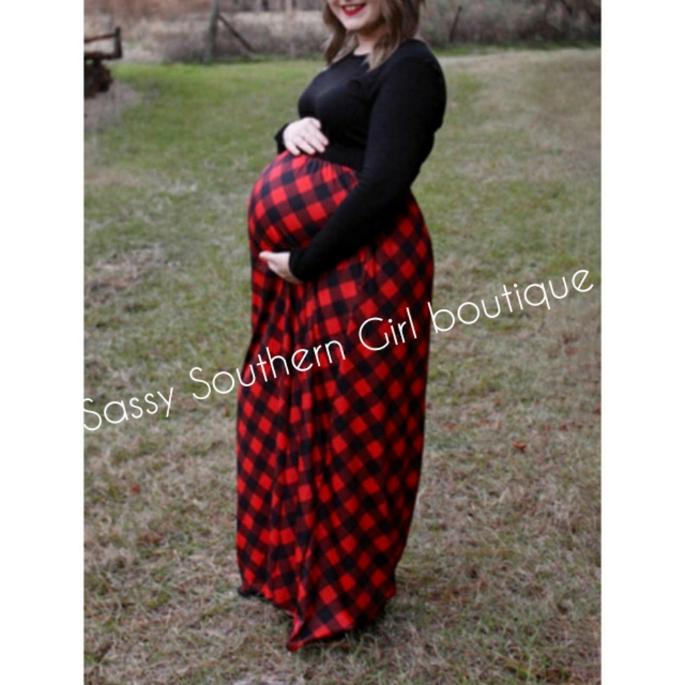 🆕⭐ Black Red buffalo plaid maternity maxi dress